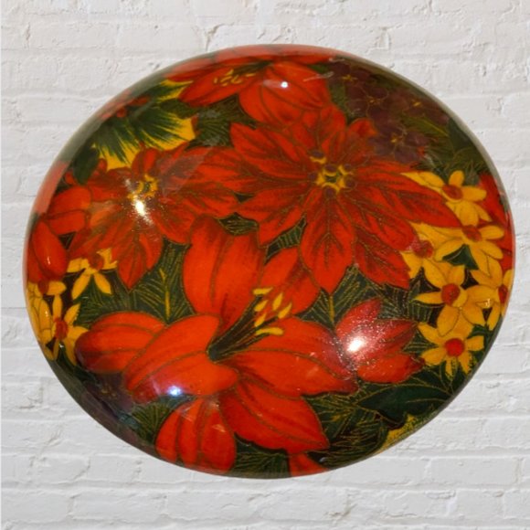 COVERED DISH -- Christmas Bowl/Dish with Poinsettias in Red and Green, Small - Picture 3 of 8